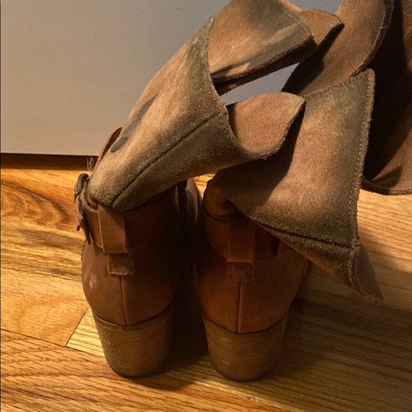 Pair of weathered boots, pre-owned - Picture 3 of 3